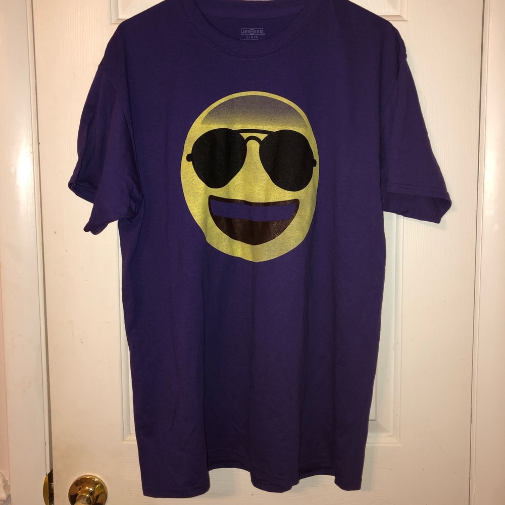 Tee shirt